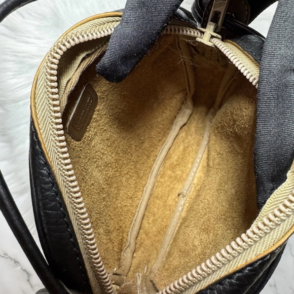 Loewe Black Leather Crossbody Bag with Textured Finish - Picture 11 of 15